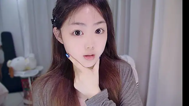 Snapshot of YUANYUAN-A chatting on April 2026 12:21:01 PM YUANYUAN-A online show from April 2026 12:21:01 PM