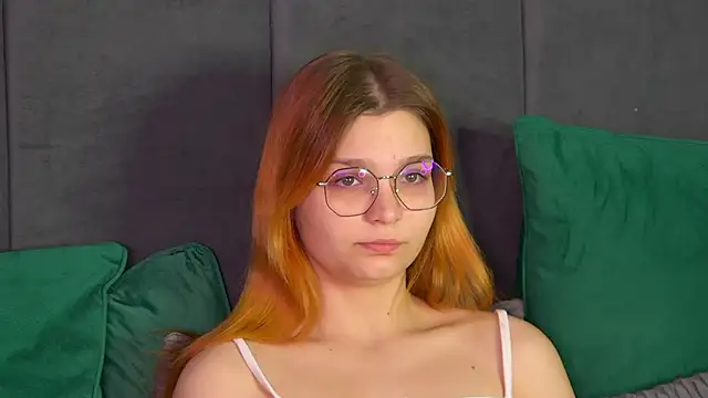 Snapshot of BellaMarebelle chatting on October 2025 04:20:01 AM BellaMarebelle online show from October 2025 04:20:01 AM