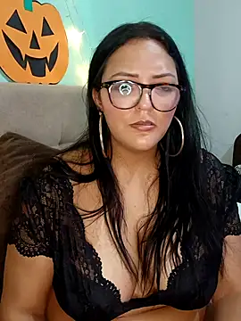 Snapshot of AuroraChest chatting on November 2025 12:40:02 PM AuroraChest online show from November 2025 12:40:02 PM