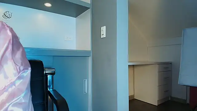 Skylar  Desire online show from September 2025 01:33:01 PM