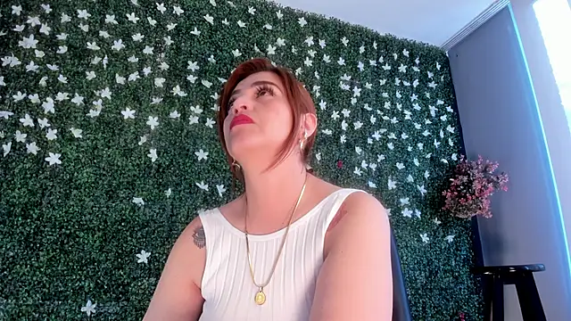 Skylar  Desire online show from September 2025 01:44:02 PM