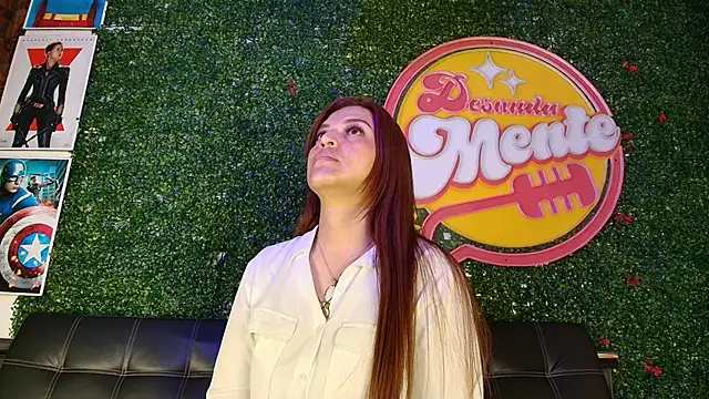 Skylar  Desire online show from September 2025 01:16:02 PM