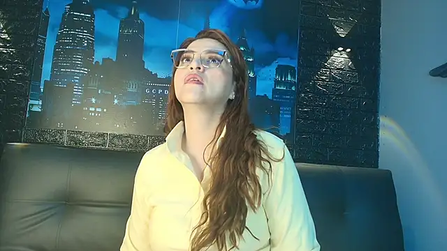 Skylar  Desire online show from October 2025 01:53:02 PM