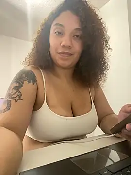 Snapshot of MorganaBelc chatting on November 2025 04:17:02 PM MorganaBelc online show from November 2025 04:17:02 PM