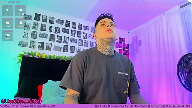 Snapshot of Sarahandzack chatting on September 2025 09:09:01 AM Sarahandzack online show from September 2025 09:09:01 AM