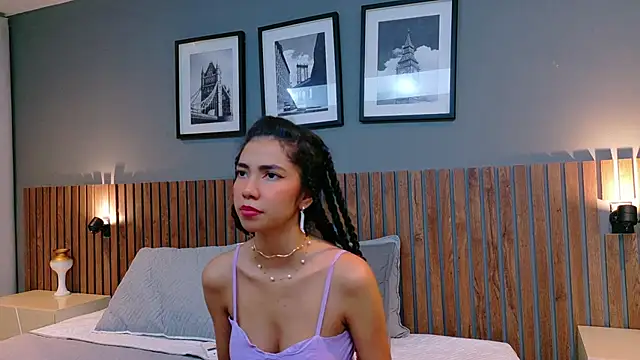 luna roja25 online show from September 2025 01:25:02 PM