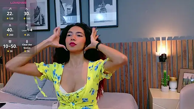 luna roja25 online show from October 2025 01:30:01 PM