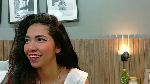 luna roja25 online show from November 2025 01:22:02 PM