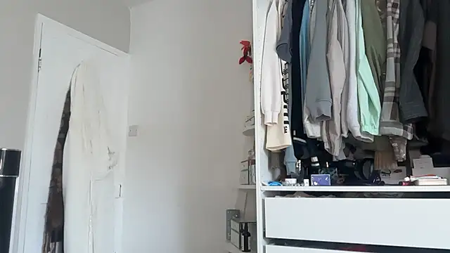 Snapshot of KayleeBella chatting on March 2026 10:10:02 AM KayleeBella online show from March 2026 10:10:02 AM