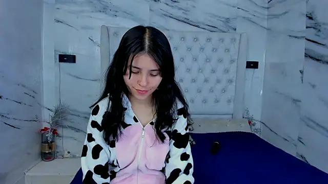 Ari and Storm online show from September 2025 02:33:02 PM