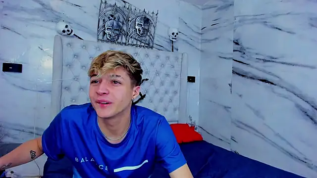 Ari and Storm online show from November 2025 03:12:01 PM