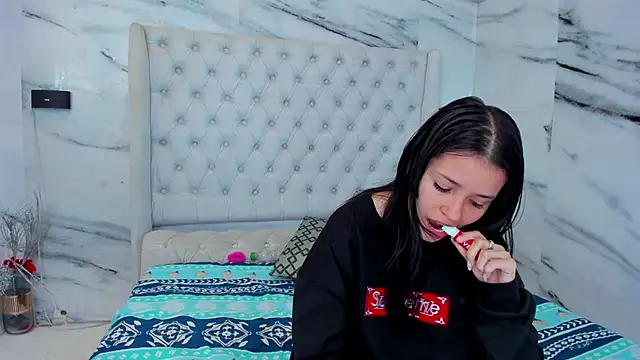 Ari and Storm online show from November 2025 02:28:01 PM