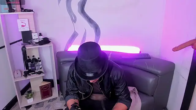 LiamDeep online show from November 2025 08:31:01 PM