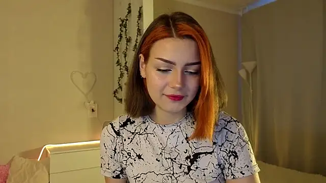 Snapshot of PurrrBerry chatting on September 2025 03:28:01 AM PurrrBerry online show from September 2025 03:28:01 AM