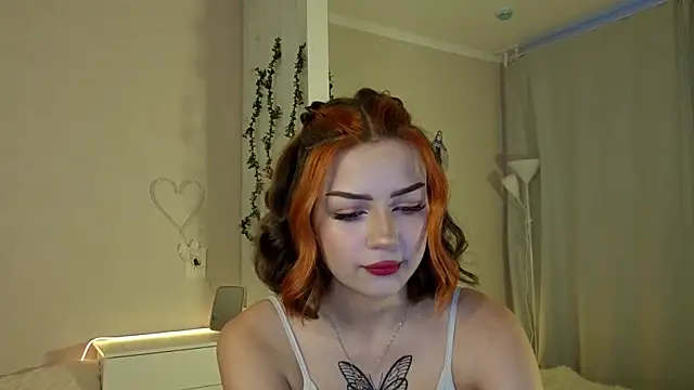 Snapshot of PurrrBerry chatting on September 2025 03:19:01 AM PurrrBerry online show from September 2025 03:19:01 AM