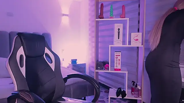 SkyThompson online show from December 2025 05:25:02 AM