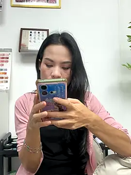 Baby-mmm online show from November 2025 01:56:02 PM