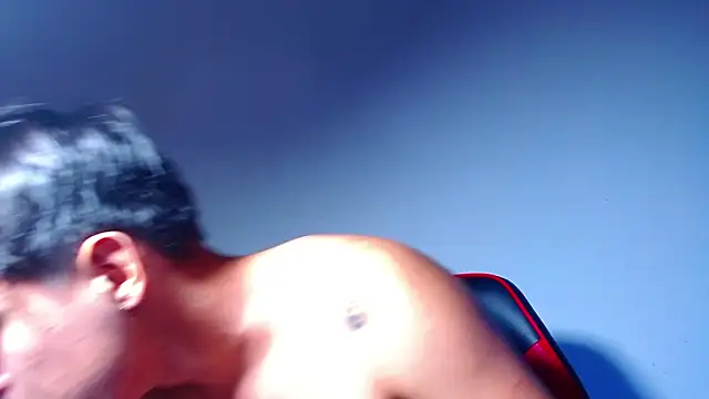 rowanbigboy23 online show from April 2026 11:43:01 PM