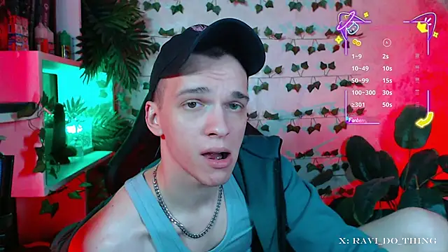 Snapshot of frozen_boy chatting on September 2025 04:54:01 PM frozen boy online show from September 2025 04:54:01 PM