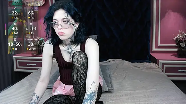 NoelleGothicShadow online show from April 2026 11:13:02 PM