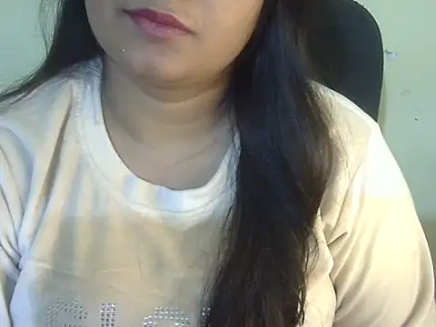 Aanya Hazel online show from December 2025 08:05:02 PM