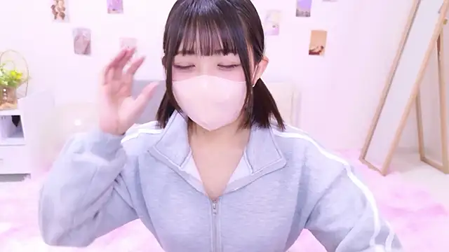 Snapshot of Hinata_Sun chatting on November 2025 02:49:01 PM Hinata Sun online show from November 2025 02:49:01 PM