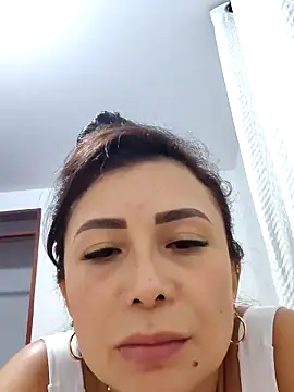 Snapshot of mia_mancinii chatting on April 2026 04:28:01 AM mia mancinii online show from April 2026 04:28:01 AM