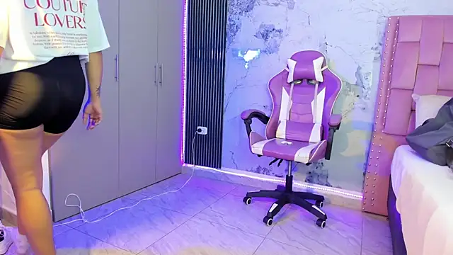 Laly Cherry  online show from October 2025 12:25:02 PM