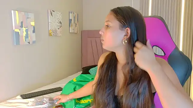 Laly Cherry  online show from November 2025 12:20:01 PM