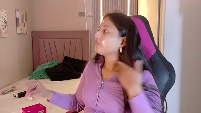 Laly Cherry  online show from November 2025 12:17:01 PM