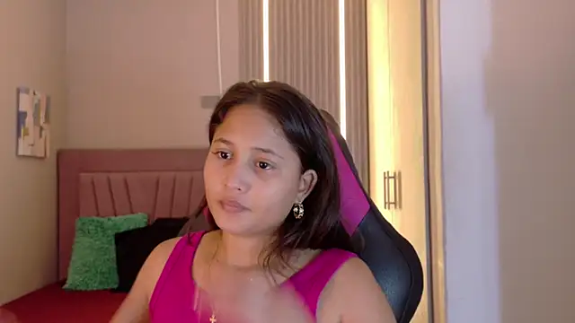 Laly Cherry  online show from November 2025 12:30:01 PM