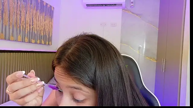 Laly Cherry  online show from December 2025 12:32:01 PM