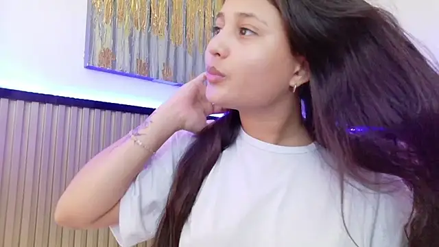 Laly Cherry  online show from December 2025 12:32:01 PM