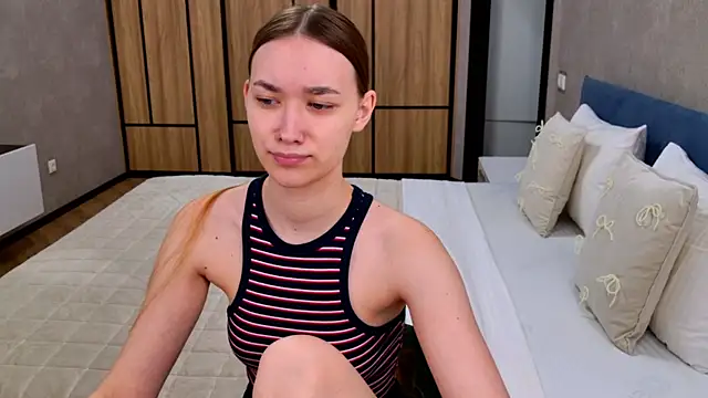 AmadaReine online show from April 2026 04:30:01 AM