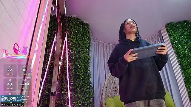 Kiara Zahiri   online show from September 2025 10:39:02 AM