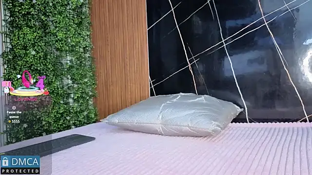 Kiara Zahiri   online show from October 2025 11:02:01 AM