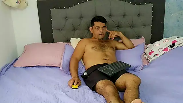 Nicolletorres2 online show from November 2025 08:00:01 PM