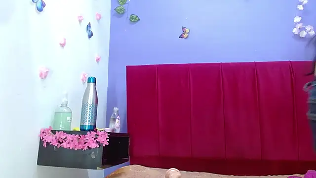 Snapshot of andrealopezcm101 chatting on October 2025 11:36:02 AM andrealopezcm101 online show from October 2025 11:36:02 AM