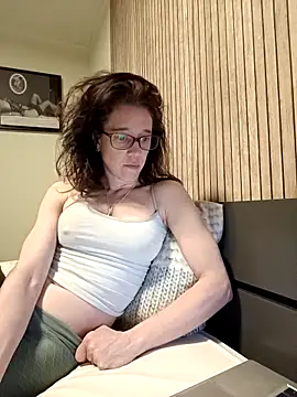 Snapshot of JezebelDutch chatting on March 2026 01:40:02 PM JezebelDutch online show from March 2026 01:40:02 PM