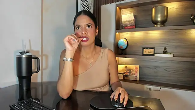 SheyLopez online show from May 2026 03:11:02 AM