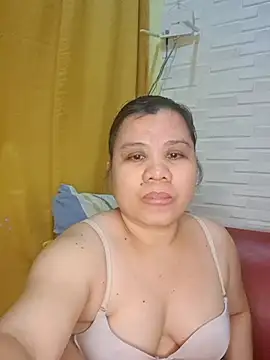 hotlyn45 online show from February 2026 01:31:02 PM