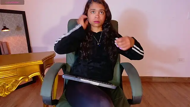 Kristall 06 online show from December 2025 03:57:01 AM