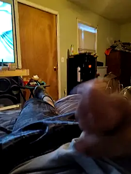 Wolfyking95 online show from October 2025 11:57:02 PM