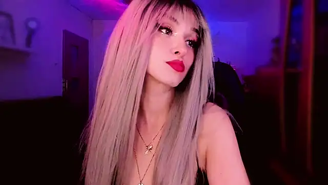 Snapshot of MistressJolie chatting on March 2026 04:07:02 AM MistressJolie online show from March 2026 04:07:02 AM