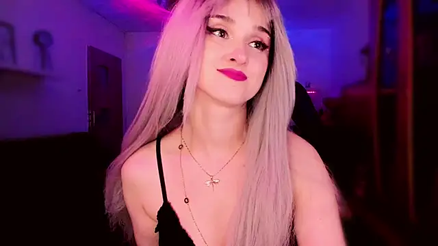 Snapshot of MistressJolie chatting on April 2026 06:47:01 PM MistressJolie online show from April 2026 06:47:01 PM