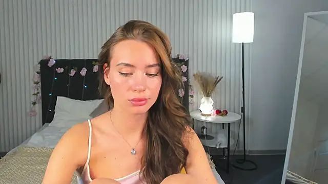 Ameli Povilain online show from September 2025 12:32:02 PM