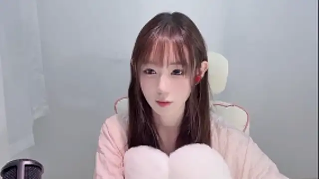 Xiao-runbao online show from October 2025 01:23:02 PM