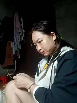 suki-lady online show from November 2025 03:06:01 AM