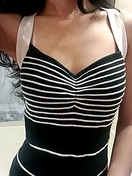 Daizy Shah online show from September 2025 02:51:02 PM