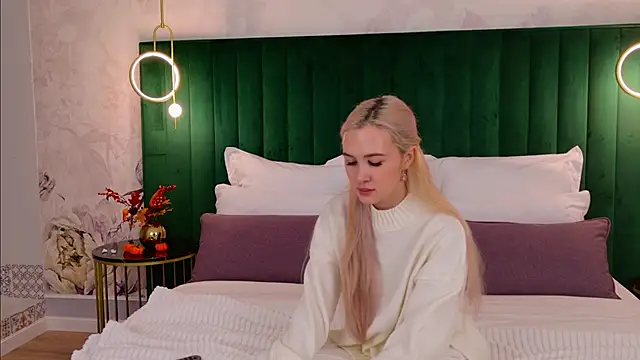 Snapshot of BarbieMilne chatting on September 2025 03:05:01 PM BarbieMilne online show from September 2025 03:05:01 PM